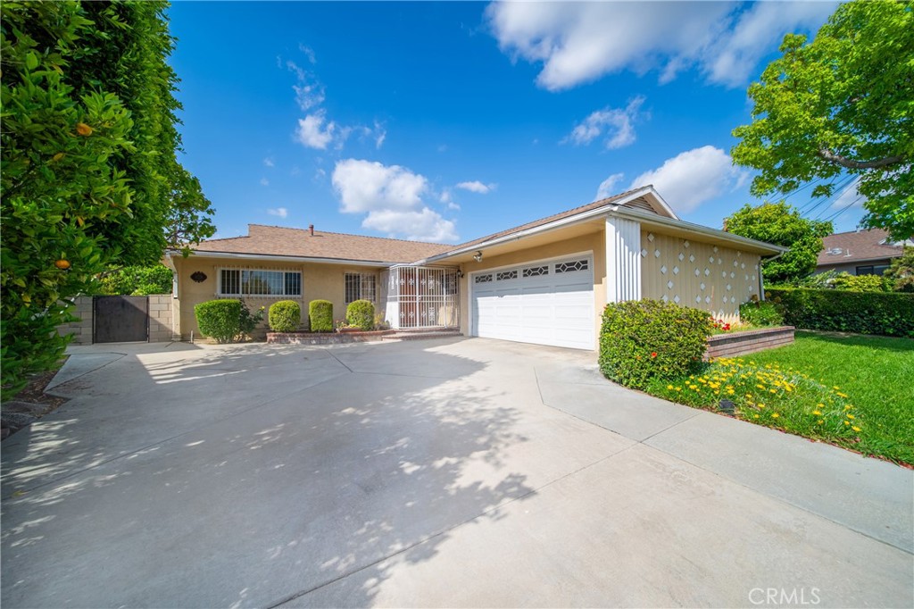 979 Ridgecrest Street