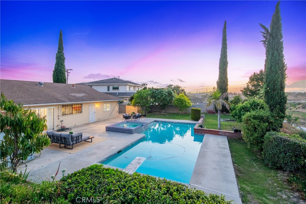 979 Ridgecrest Street