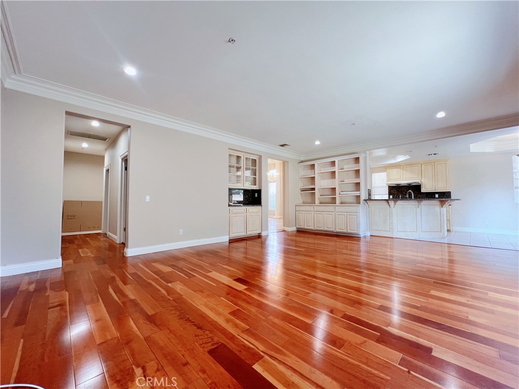 339 E Floral Avenue