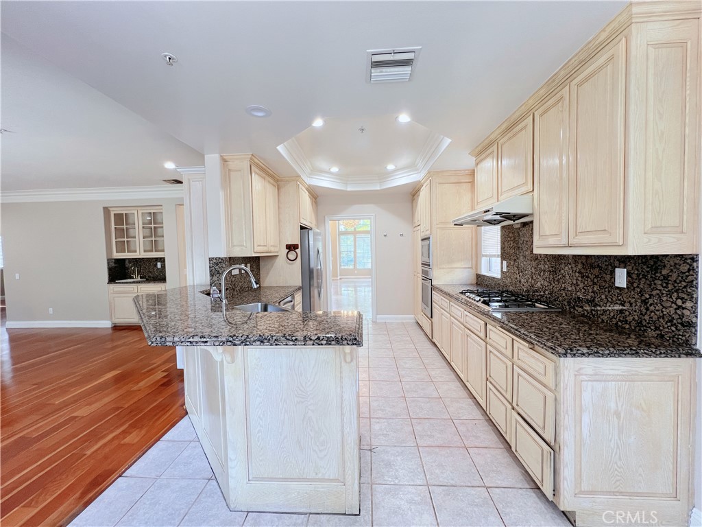 339 E Floral Avenue