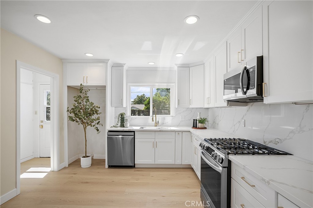 360 S Greengrove Drive