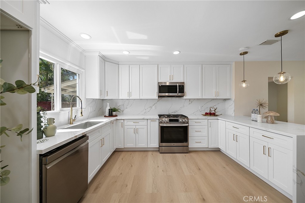 360 S Greengrove Drive