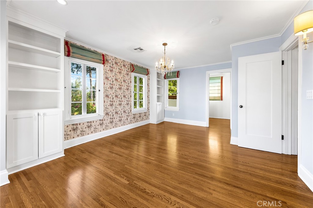 375 La Mirada Avenue