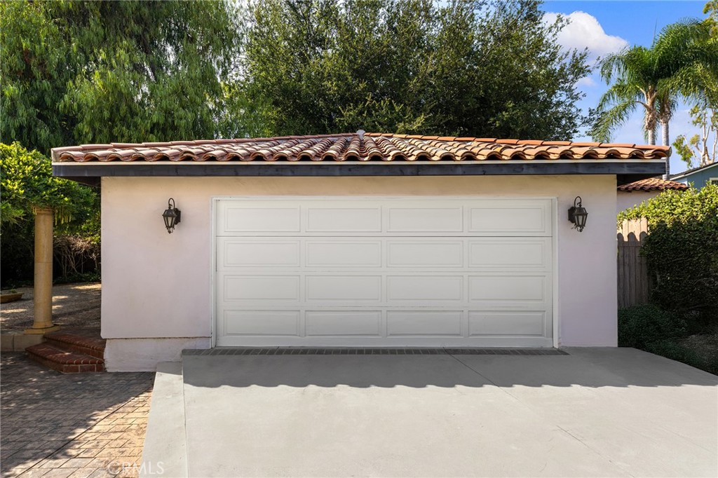 375 La Mirada Avenue