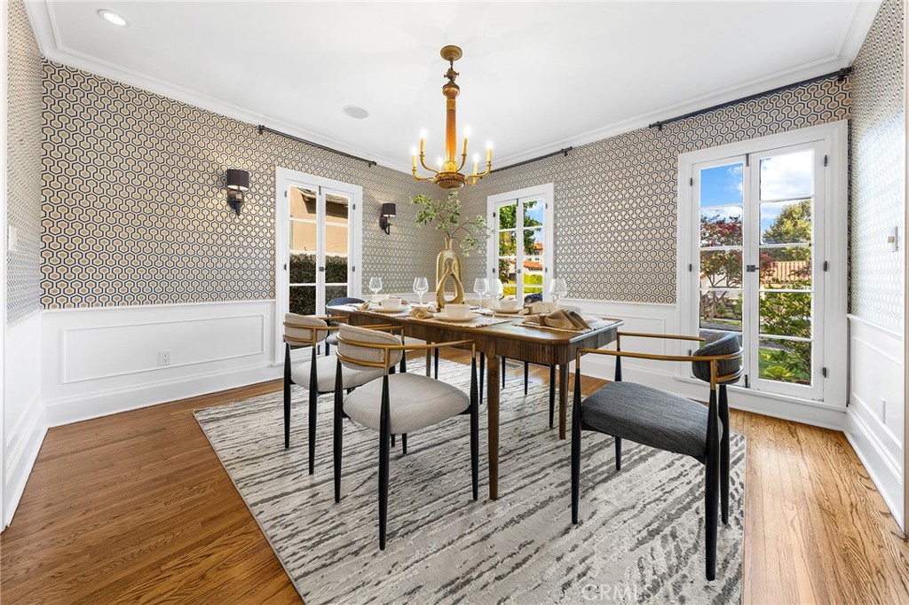 375 La Mirada Avenue