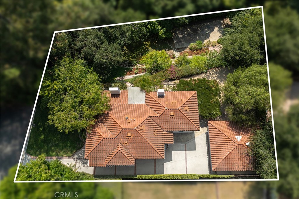 375 La Mirada Avenue