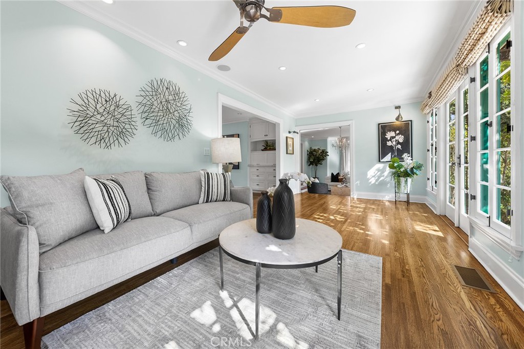 375 La Mirada Avenue