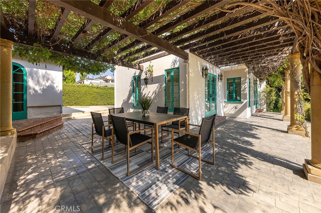 375 La Mirada Avenue