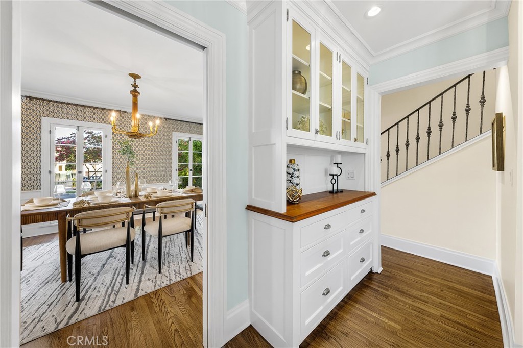 375 La Mirada Avenue