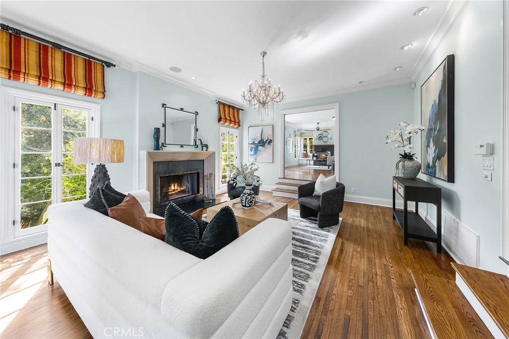 375 La Mirada Avenue