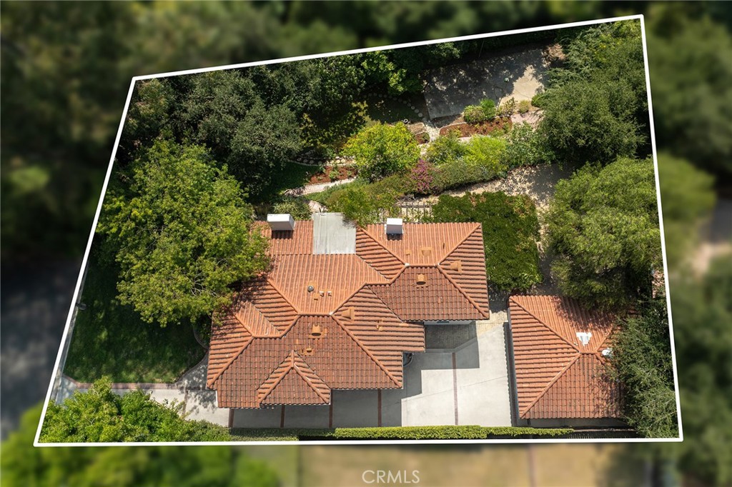 375 La Mirada Avenue