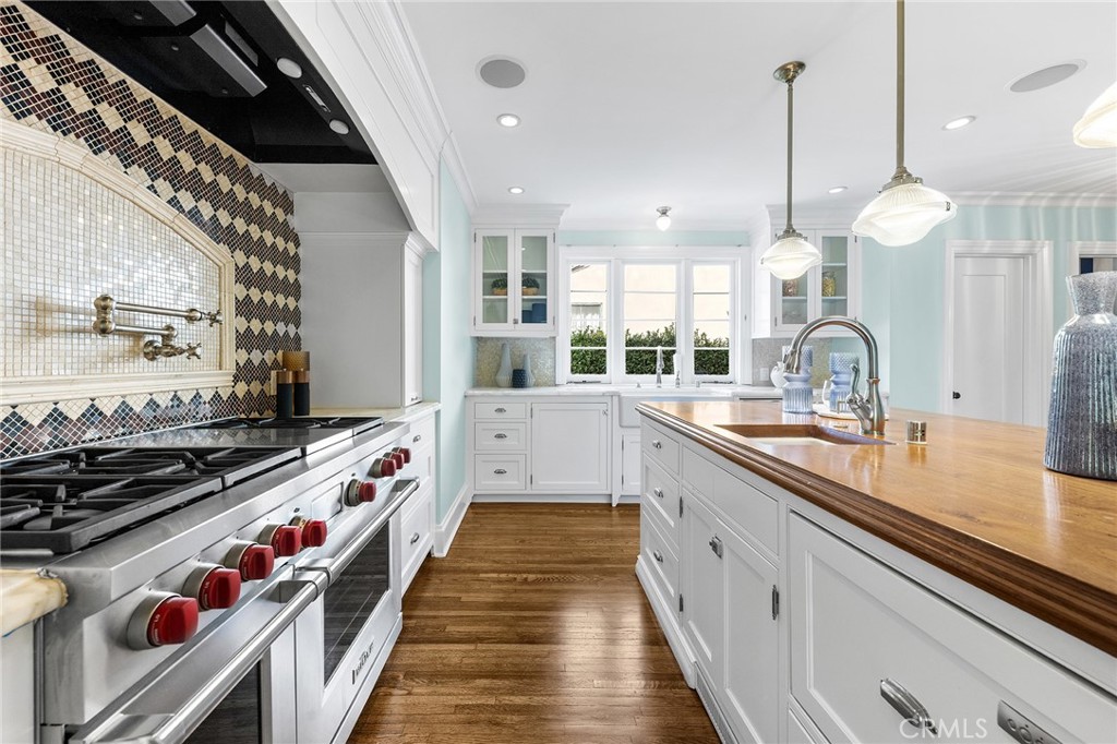 375 La Mirada Avenue