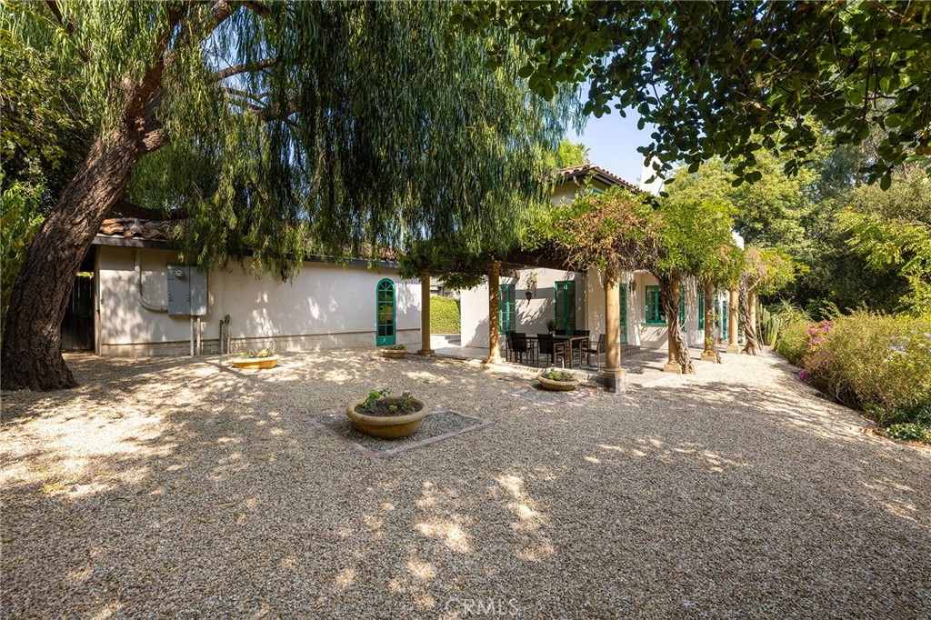 375 La Mirada Avenue