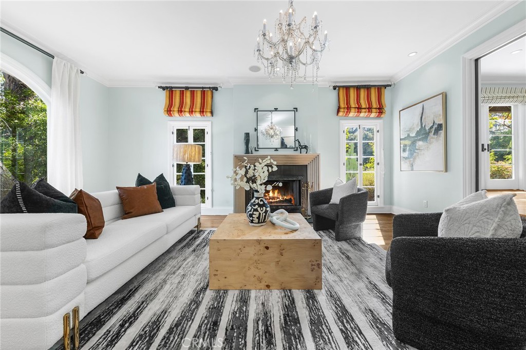 375 La Mirada Avenue