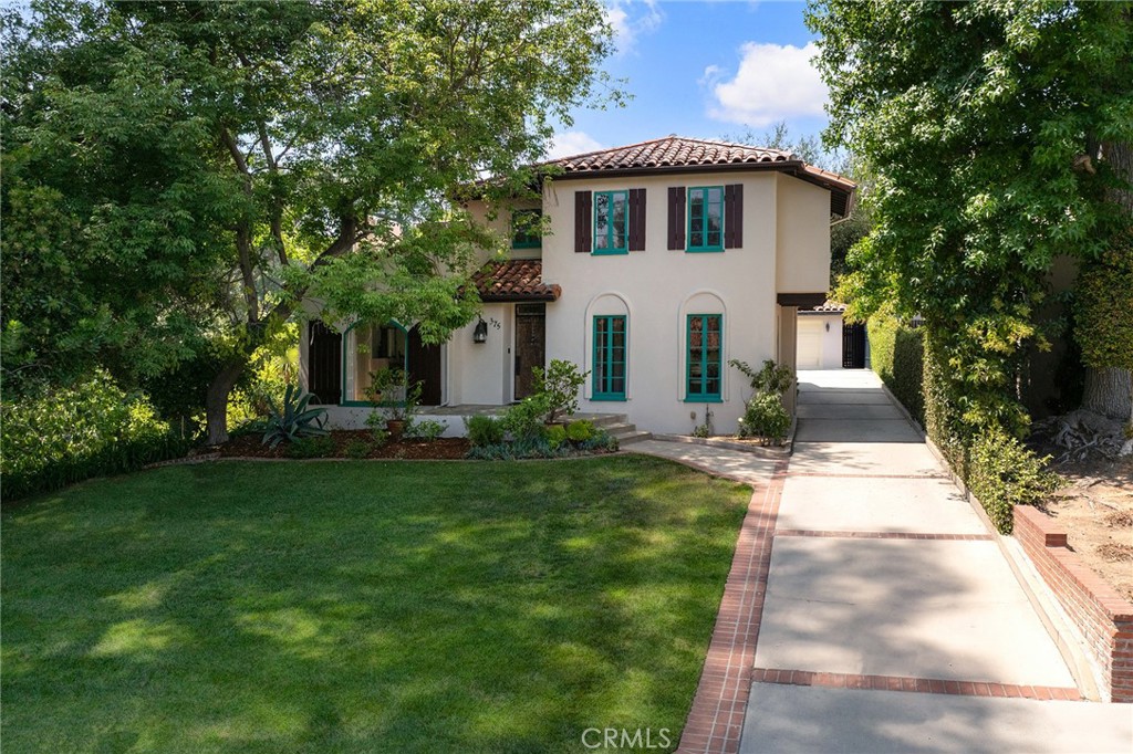 375 La Mirada Avenue