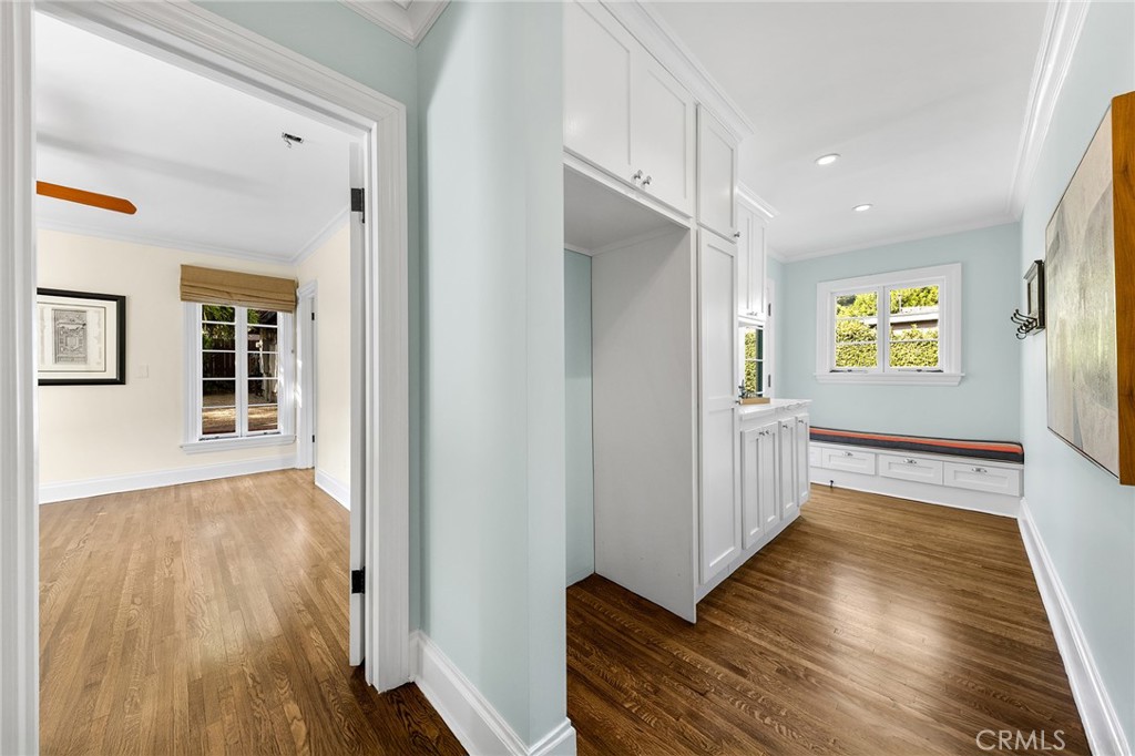 375 La Mirada Avenue