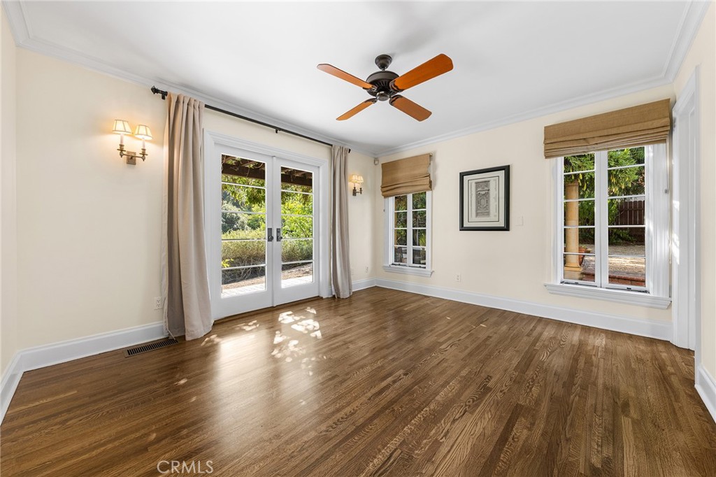 375 La Mirada Avenue