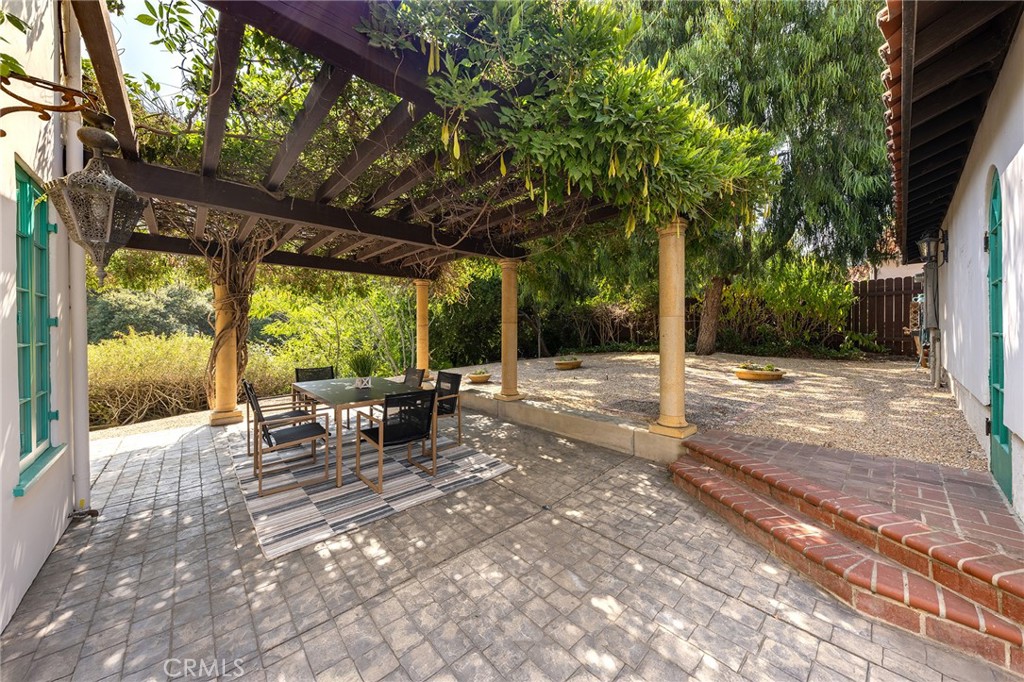 375 La Mirada Avenue