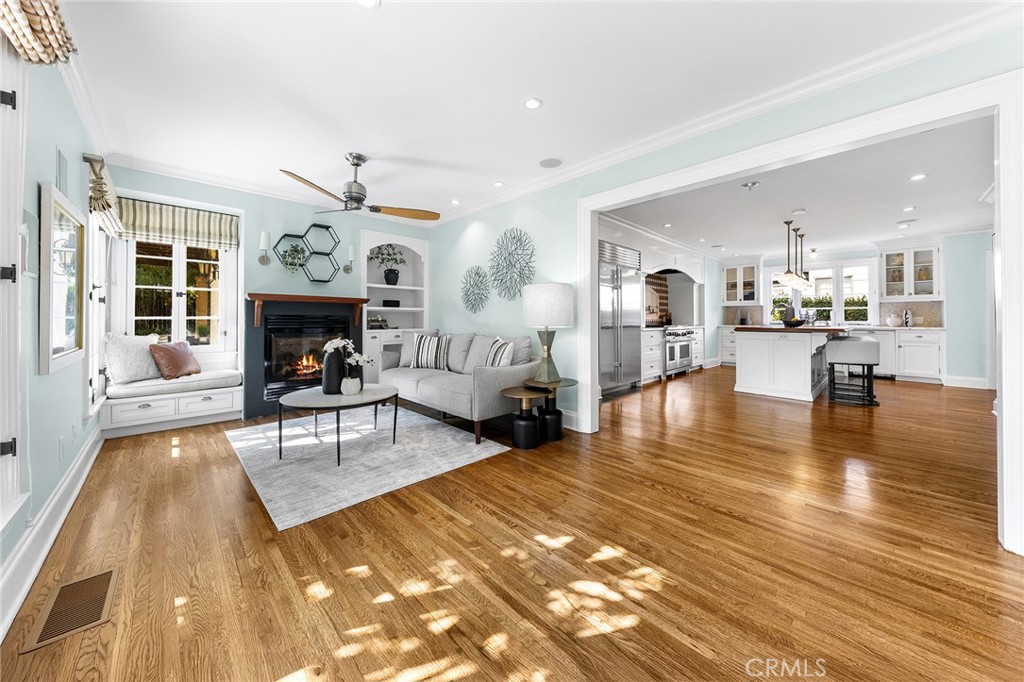 375 La Mirada Avenue