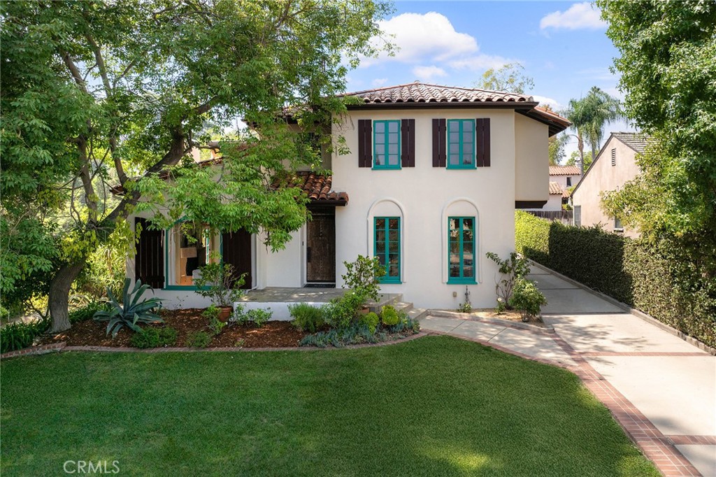 375 La Mirada Avenue