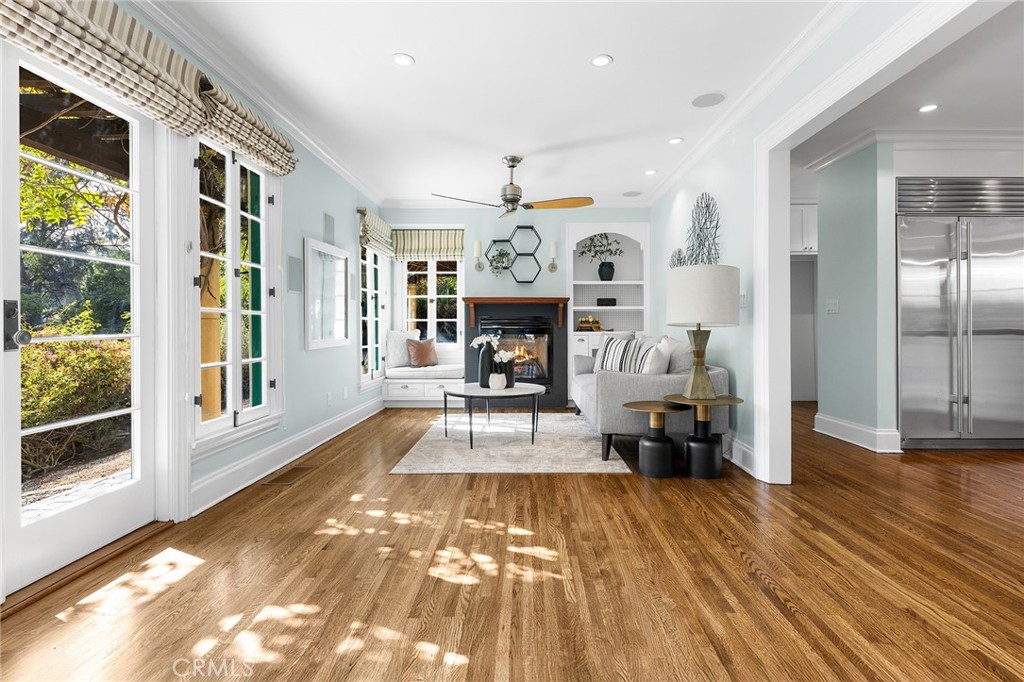 375 La Mirada Avenue