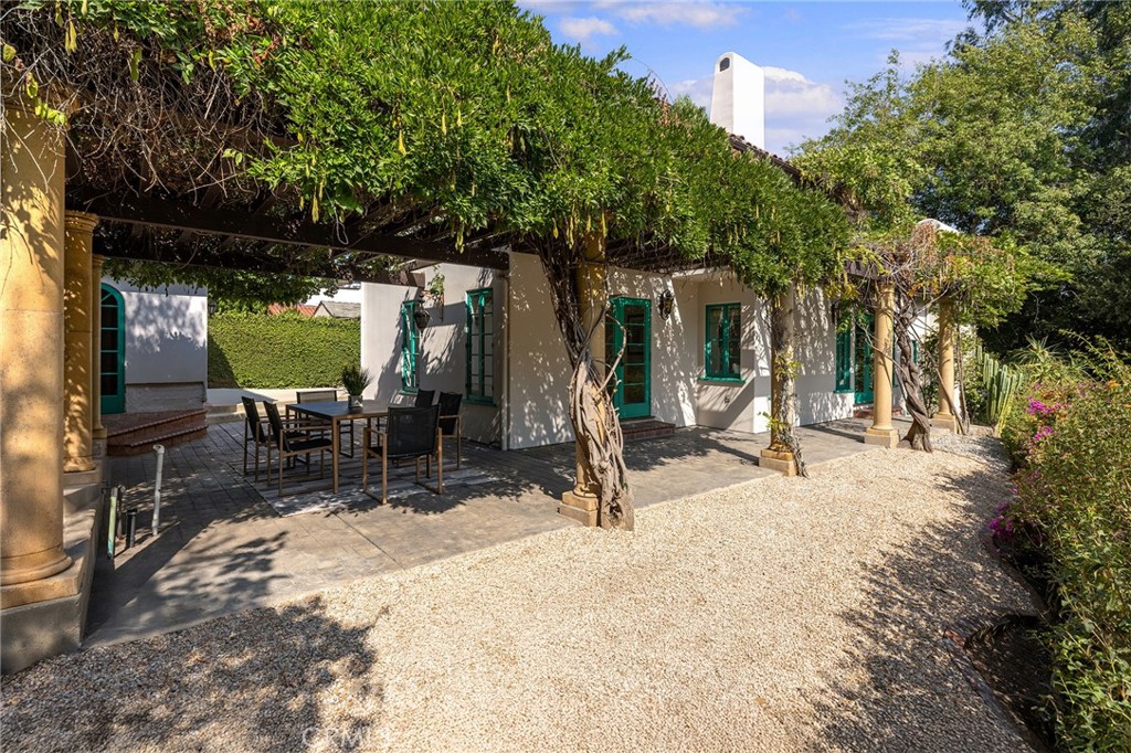 375 La Mirada Avenue