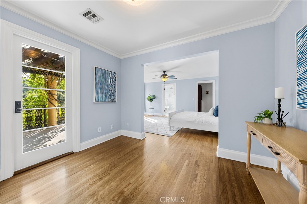 375 La Mirada Avenue