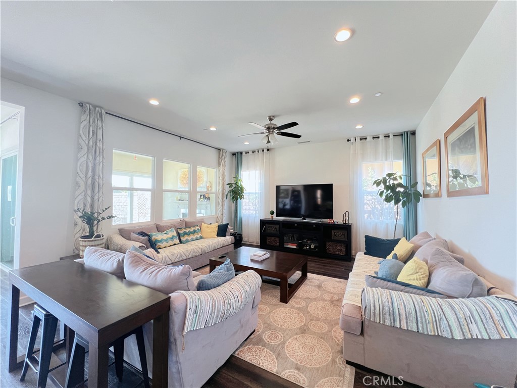 2408 E Kern River Lane