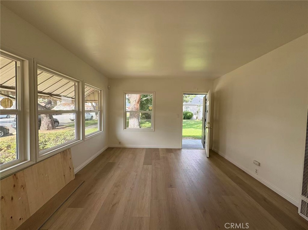 8573 Bennett Ave 8575/8579