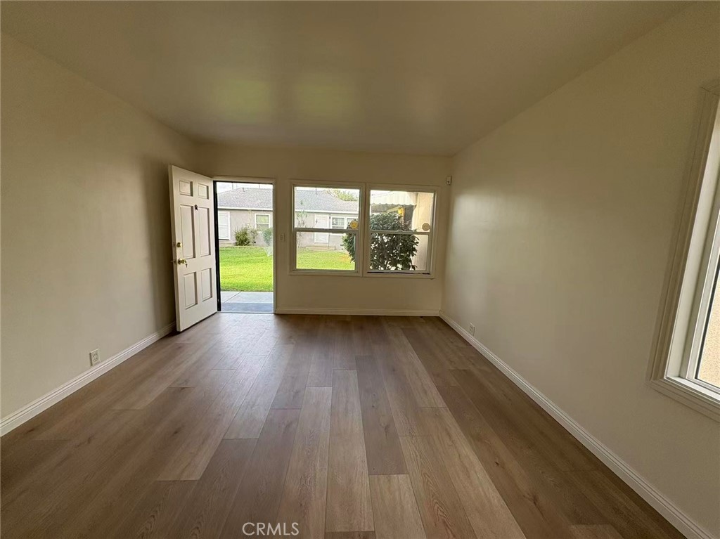 8573 Bennett Ave 8575/8579