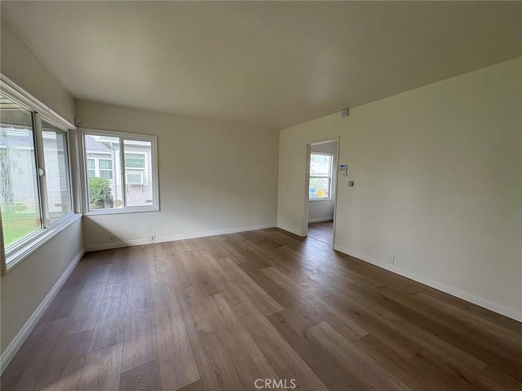 8573 Bennett Ave 8575/8579