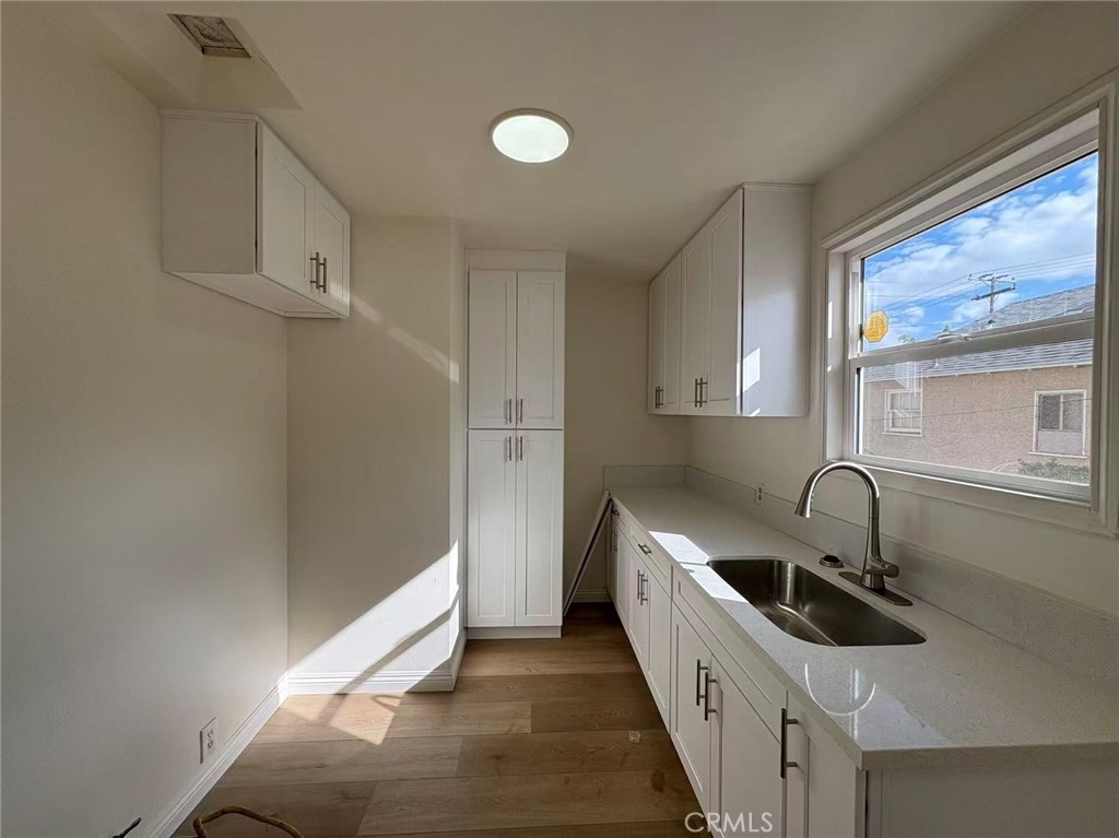 8573 Bennett Ave 8575/8579