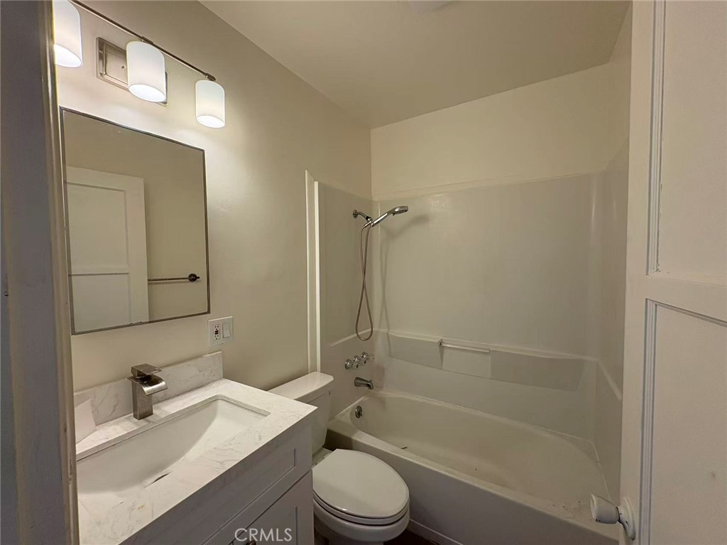 8573 Bennett Ave 8575/8579