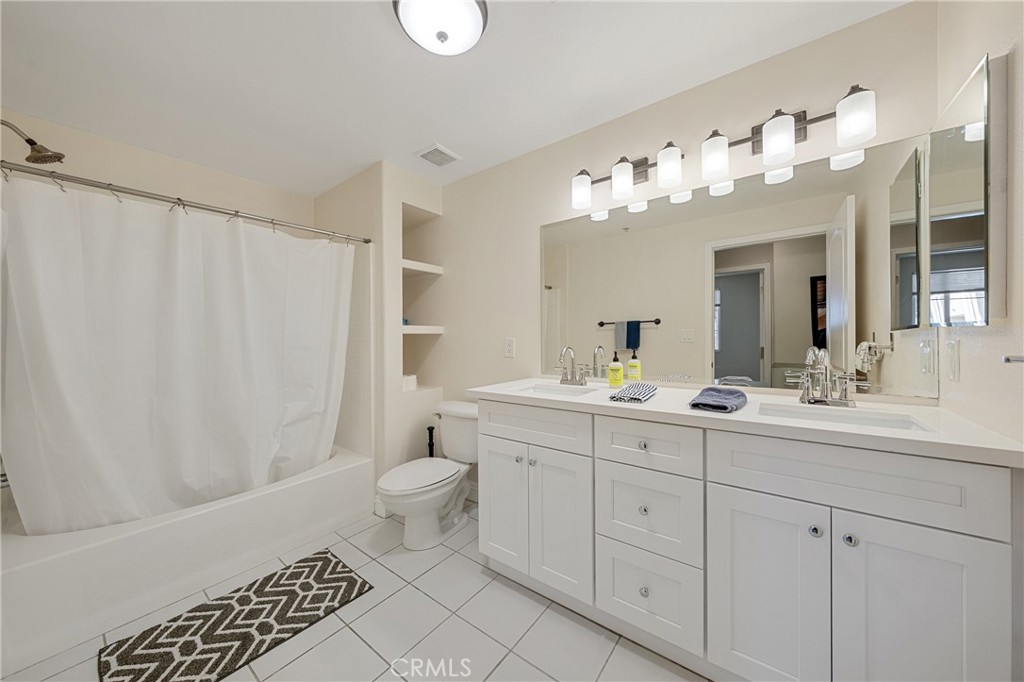 360 W Avenue 26 215