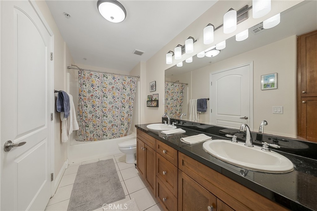 360 W Avenue 26 215