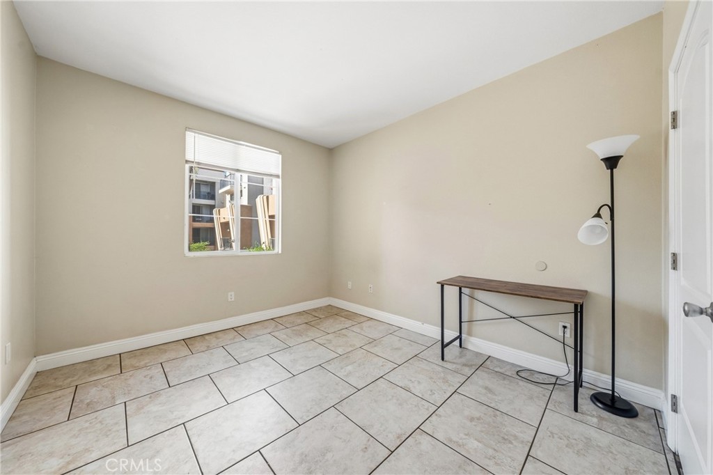 360 W Avenue 26 215