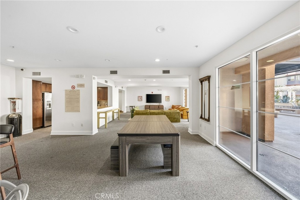 360 W Avenue 26 215