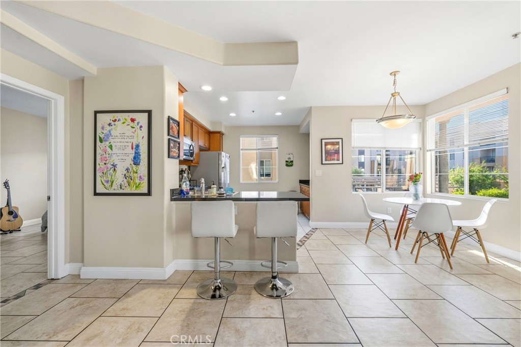 360 W Avenue 26 215