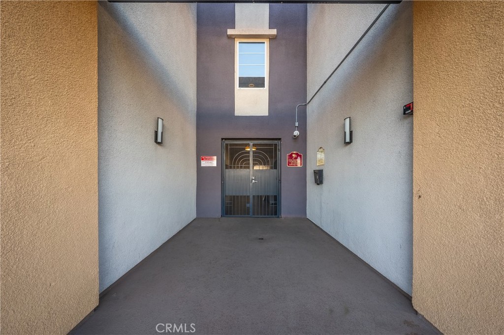 360 W Avenue 26 215