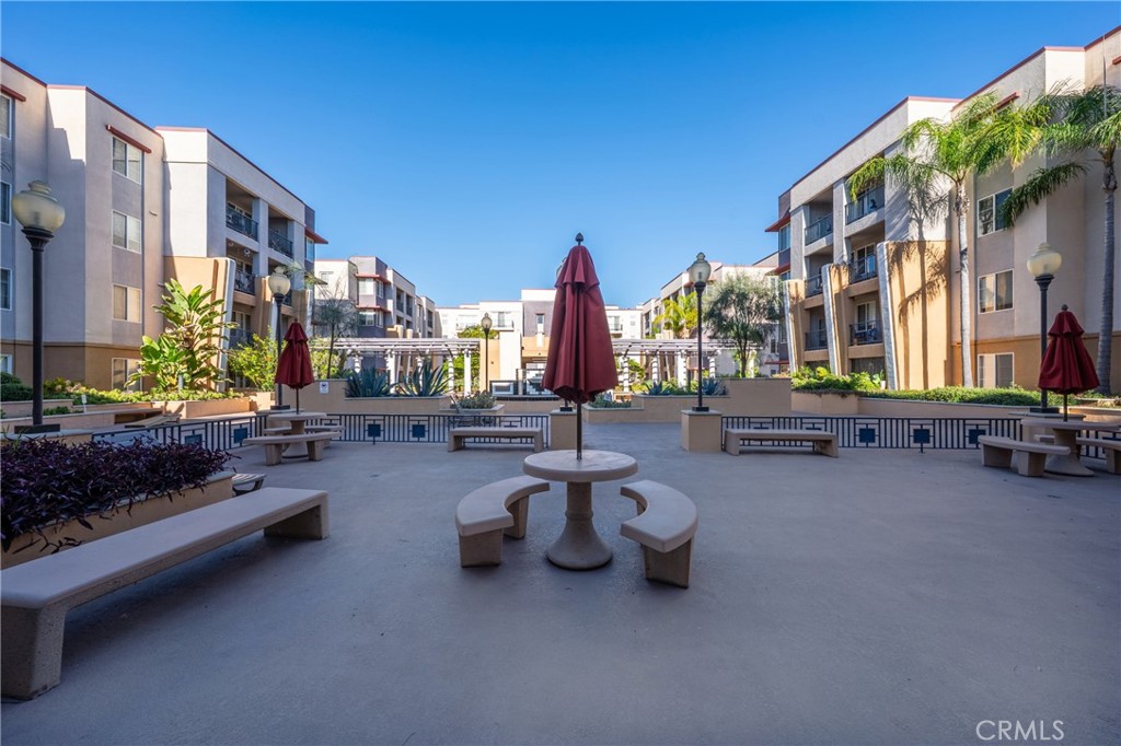 360 W Avenue 26 215