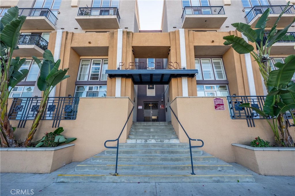 360 W Avenue 26 215