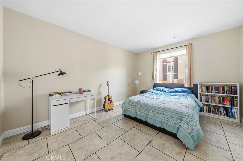 360 W Avenue 26 215