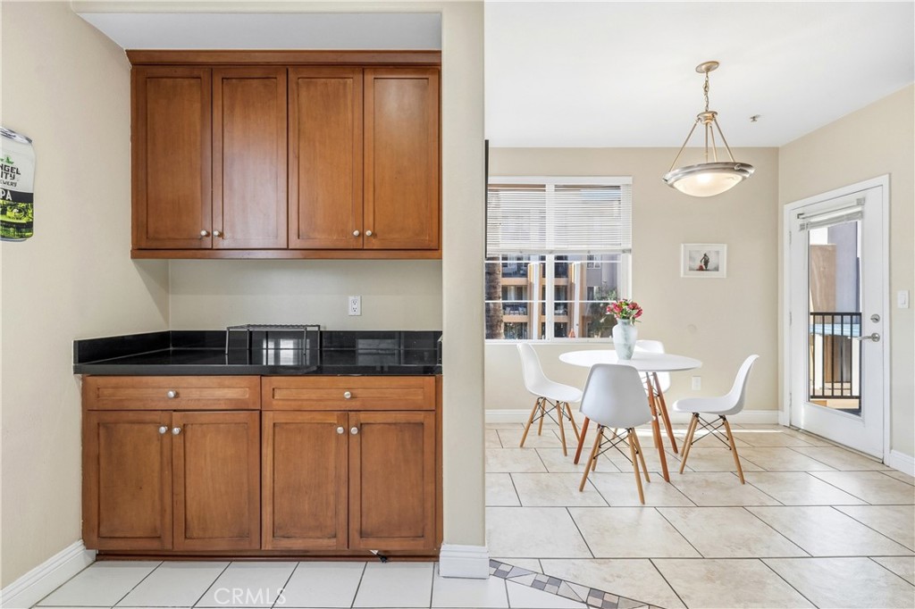 360 W Avenue 26 215