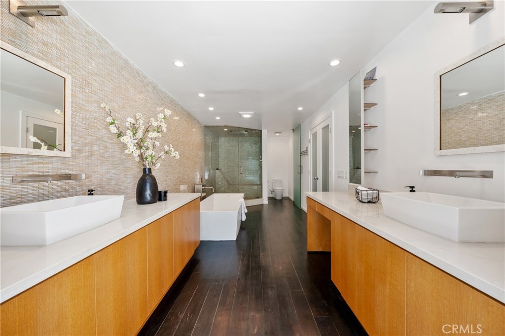 9653 Oak Pass