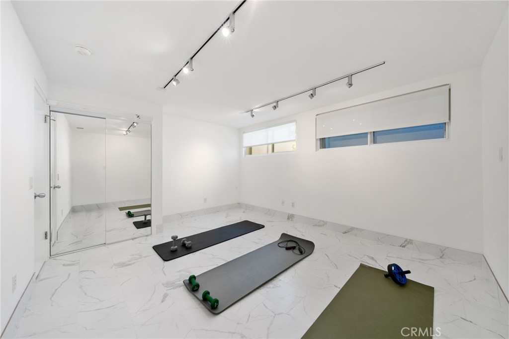 9653 Oak Pass