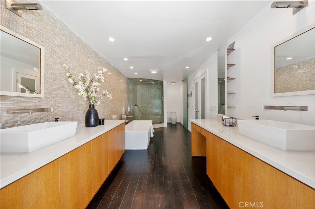 9653 Oak Pass