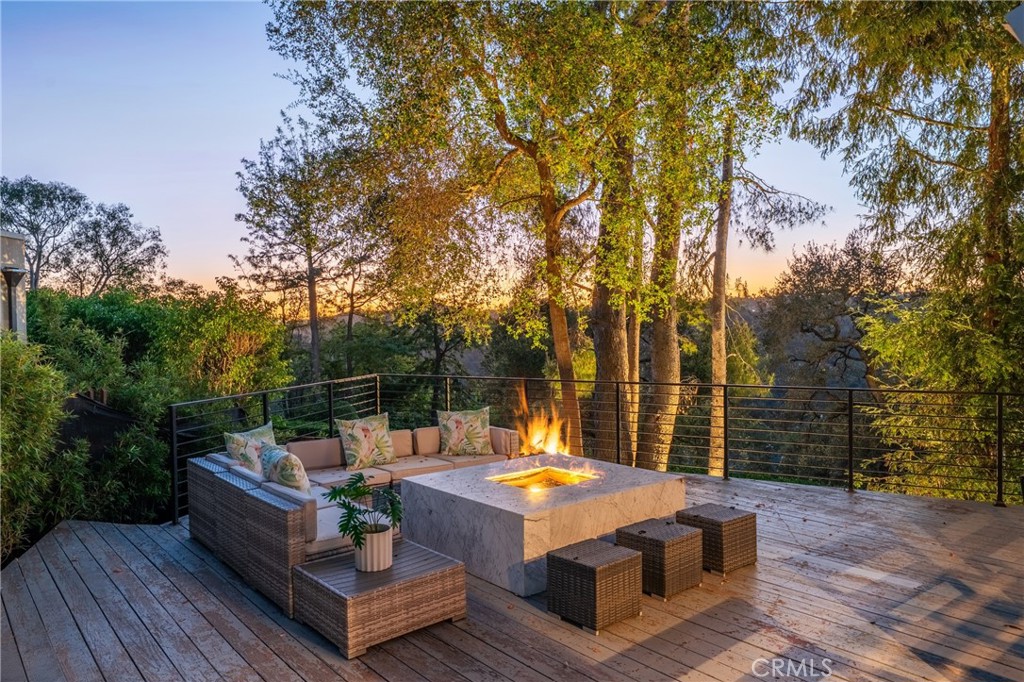 9653 Oak Pass