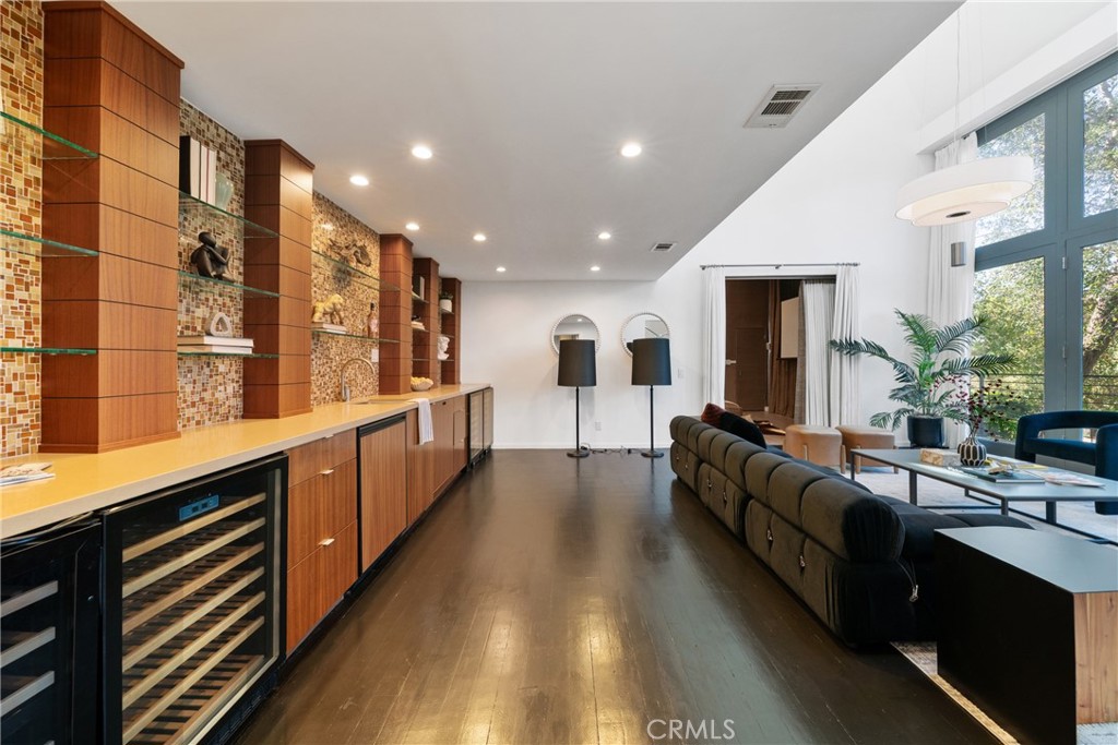 9653 Oak Pass