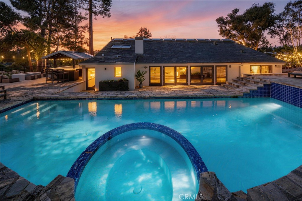 9653 Oak Pass