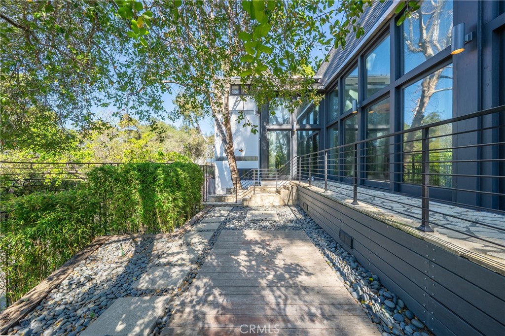 9653 Oak Pass